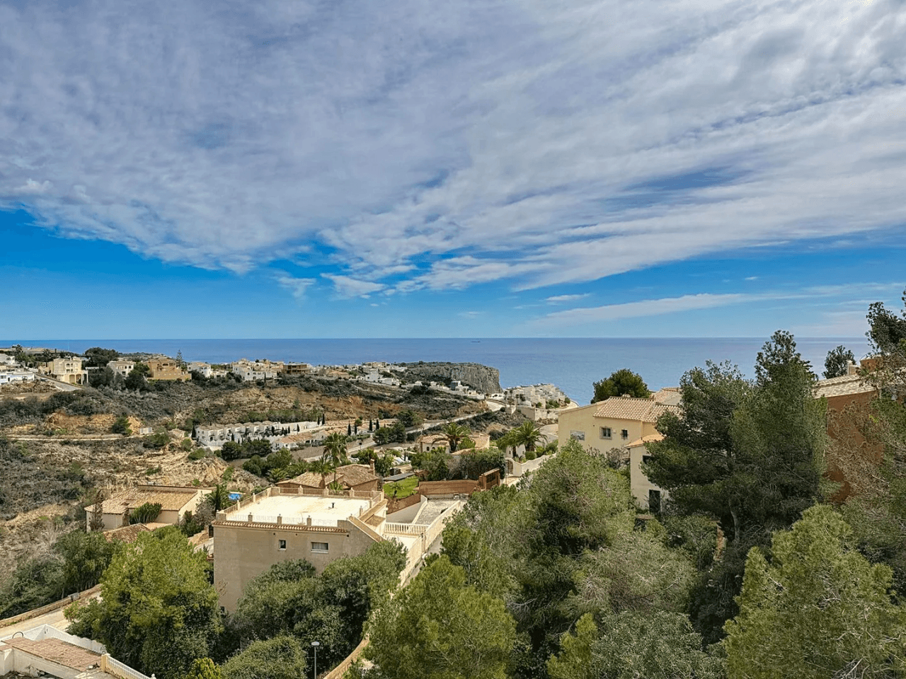 Cumbre del Sol villa reformada con vistas al mar y piscina privada
