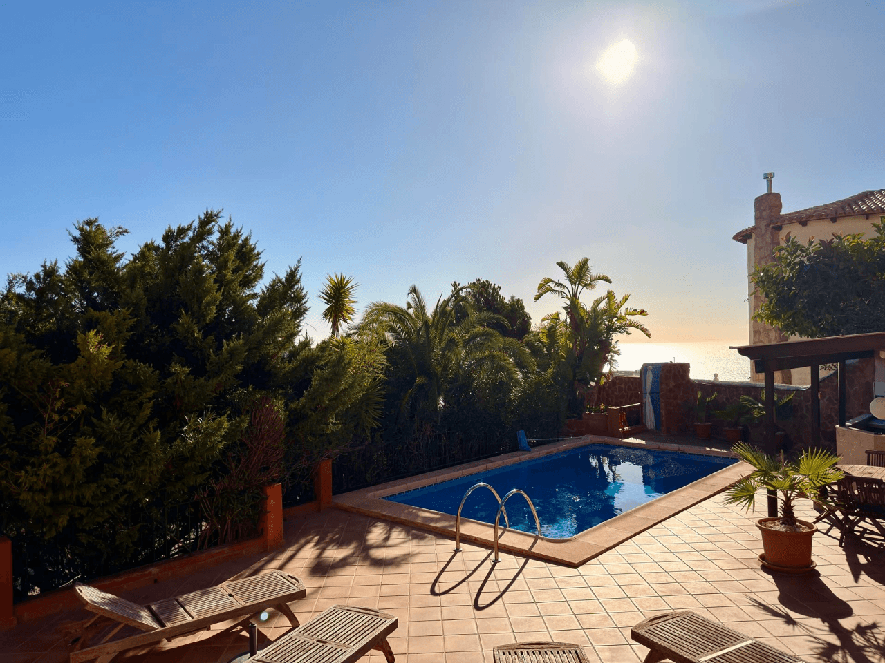 Cumbre del Sol villa mediterránea con piscina y vistas al mar