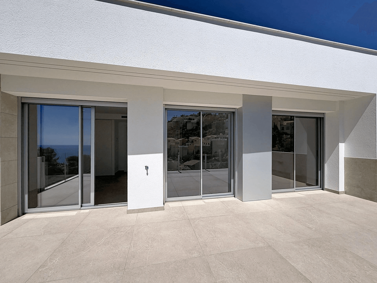 Villa moderna a estrenar con vistas al mar y piscina privada en Palmeras, Cumbre del Sol