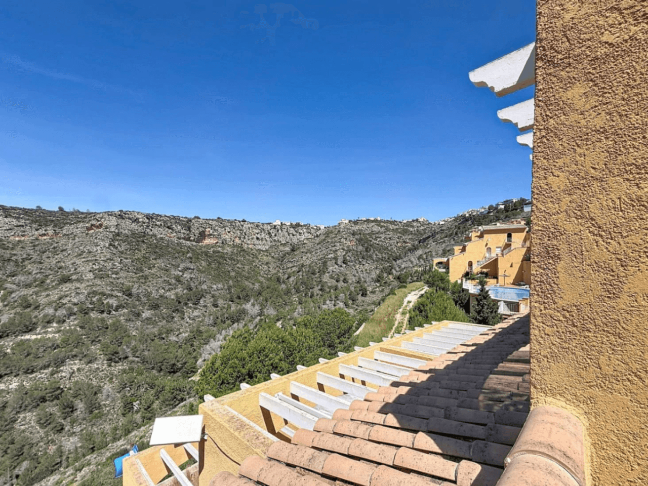 Cumbre del Sol Pueblo Montecala apartamento planta alta con vistas a la montaña