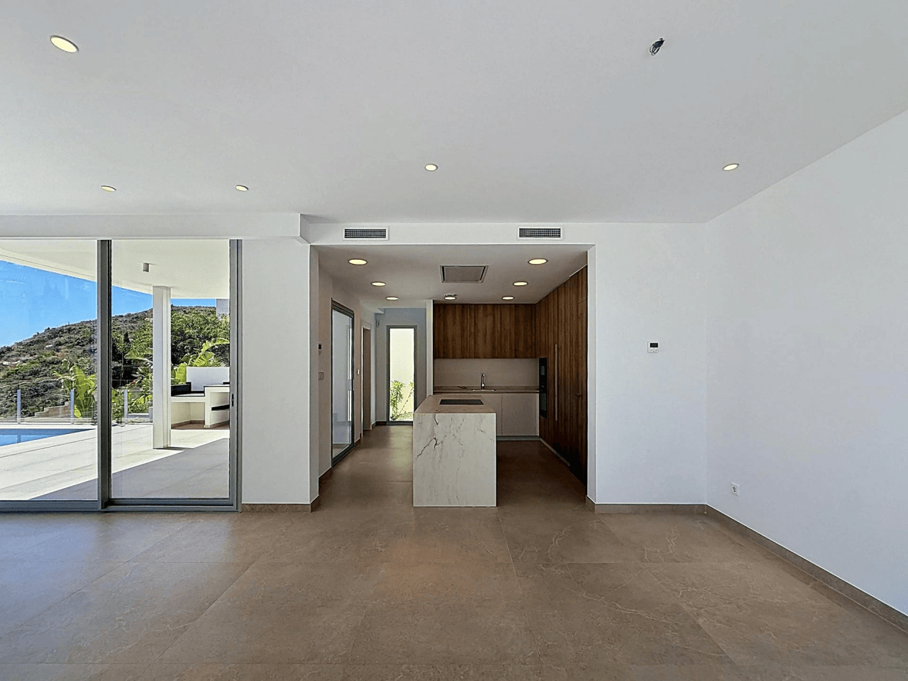 Villa moderna a estrenar con vistas al mar y piscina privada en Palmeras, Cumbre del Sol
