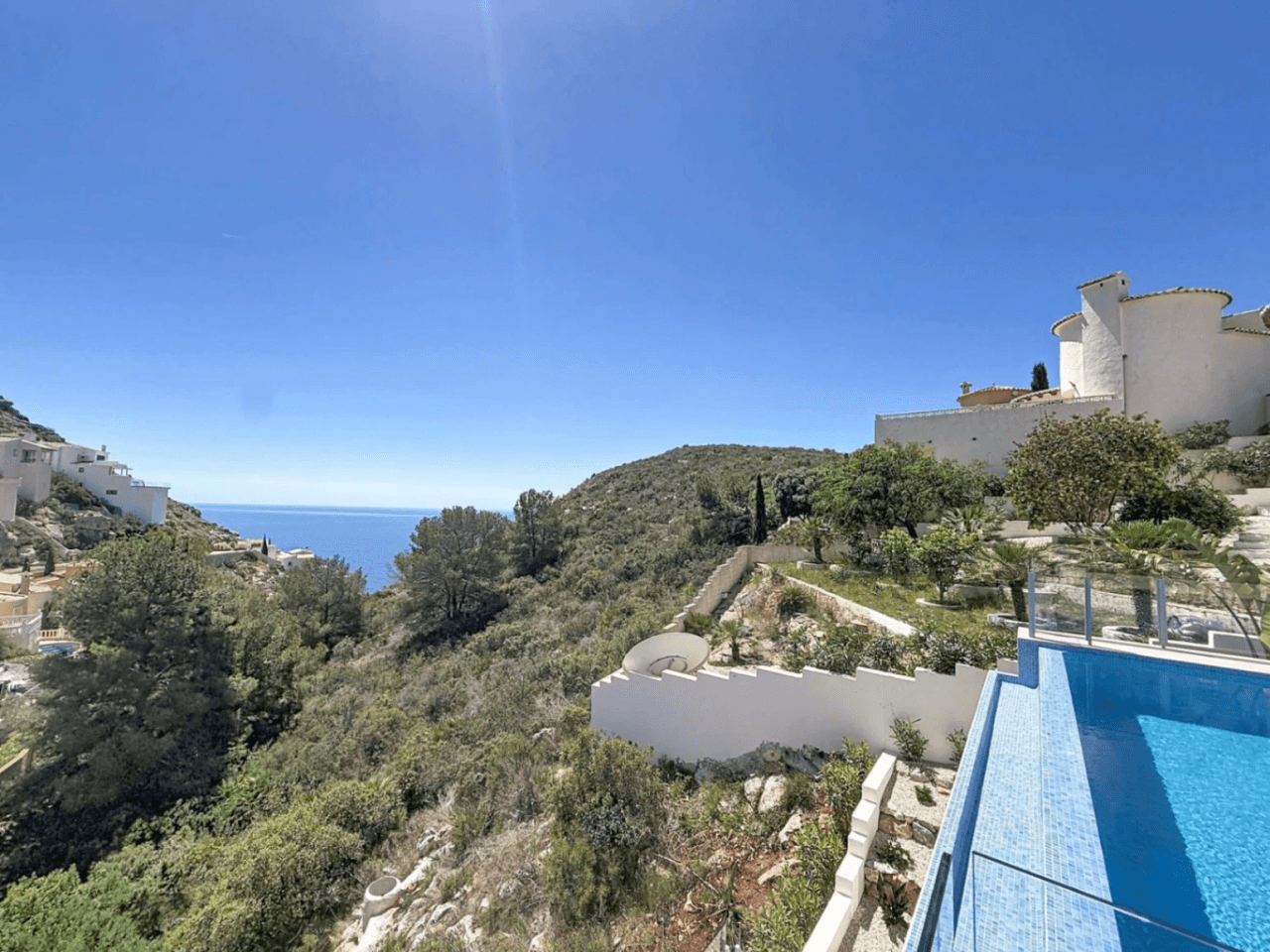 Villa moderna a estrenar con vistas al mar y piscina privada en Palmeras, Cumbre del Sol