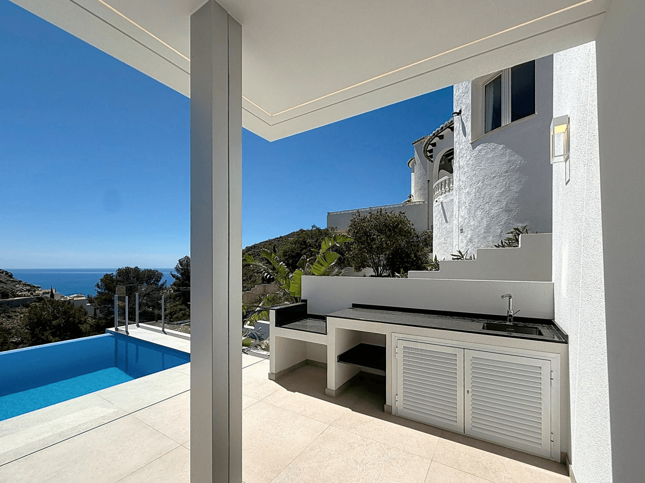 Villa moderna a estrenar con vistas al mar y piscina privada en Palmeras, Cumbre del Sol