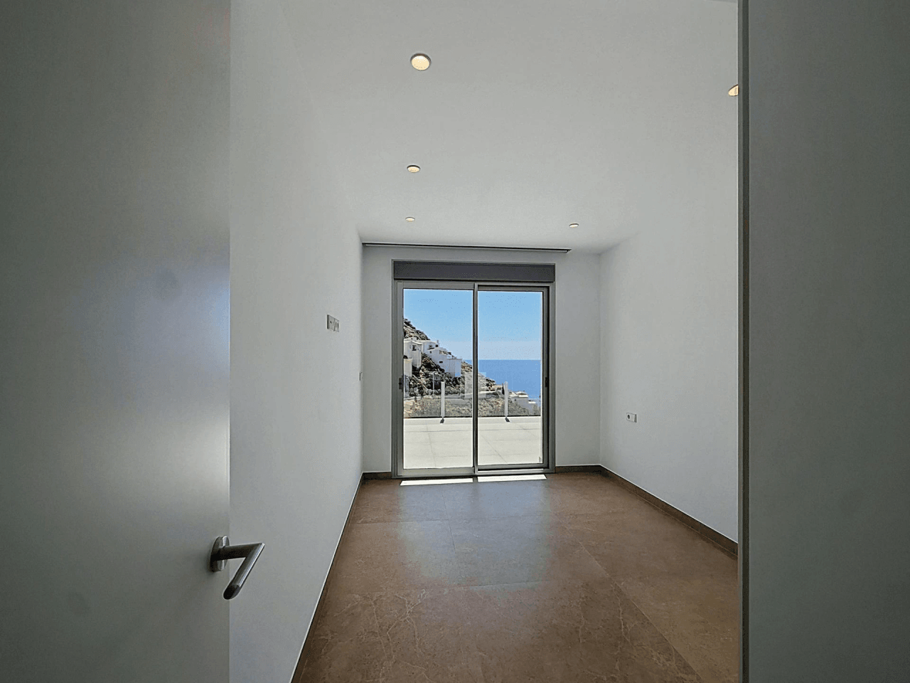 Villa moderna a estrenar con vistas al mar y piscina privada en Palmeras, Cumbre del Sol