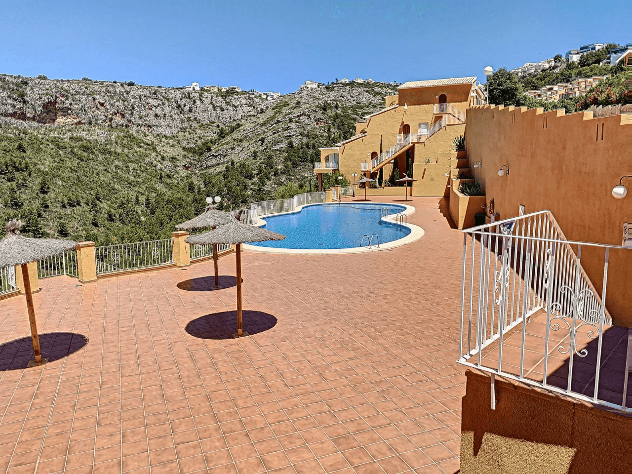 Cumbre del Sol Pueblo Montecala apartamento planta alta con vistas a la montaña