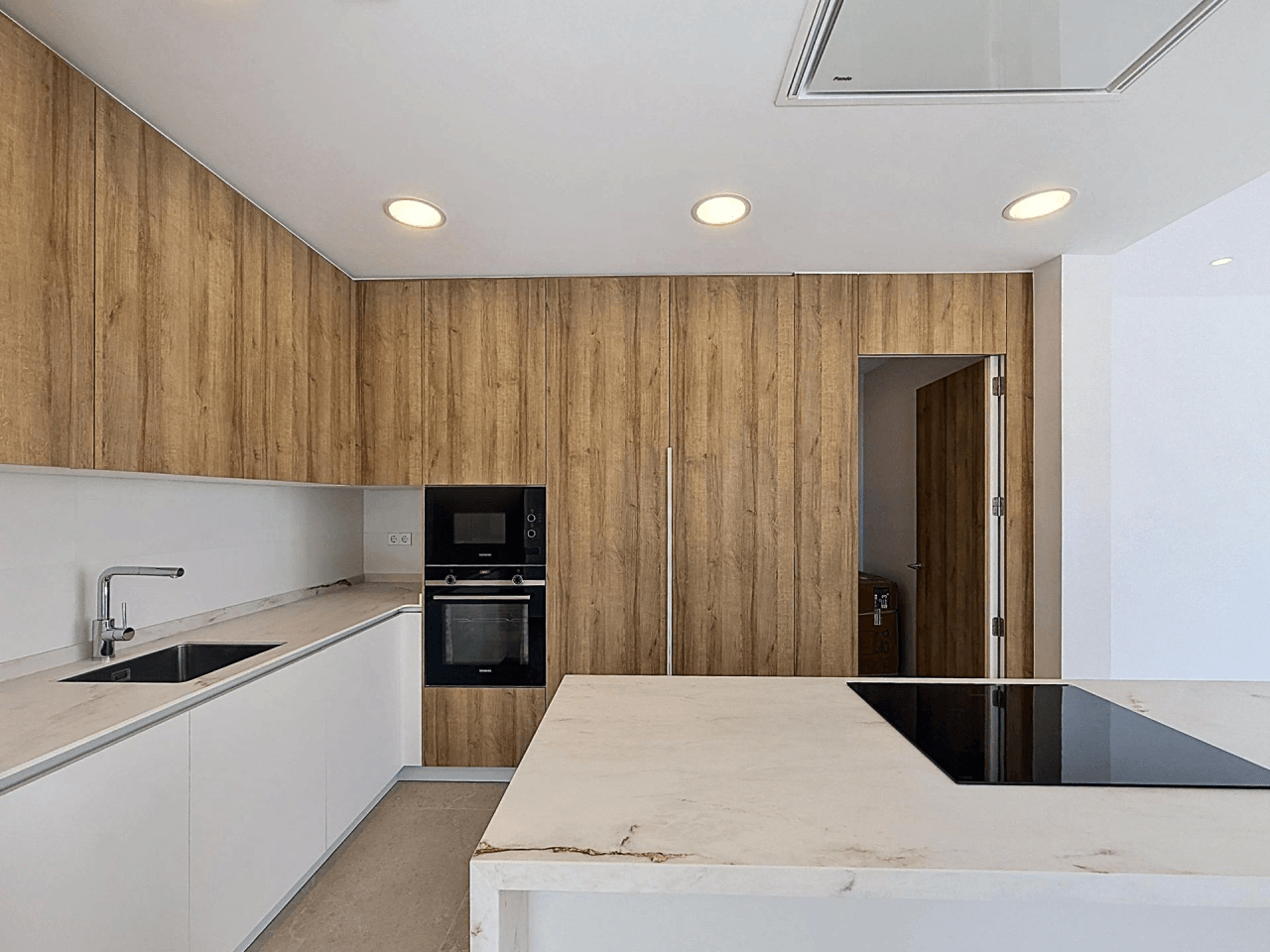 Villa moderna a estrenar con vistas al mar y piscina privada en Palmeras, Cumbre del Sol