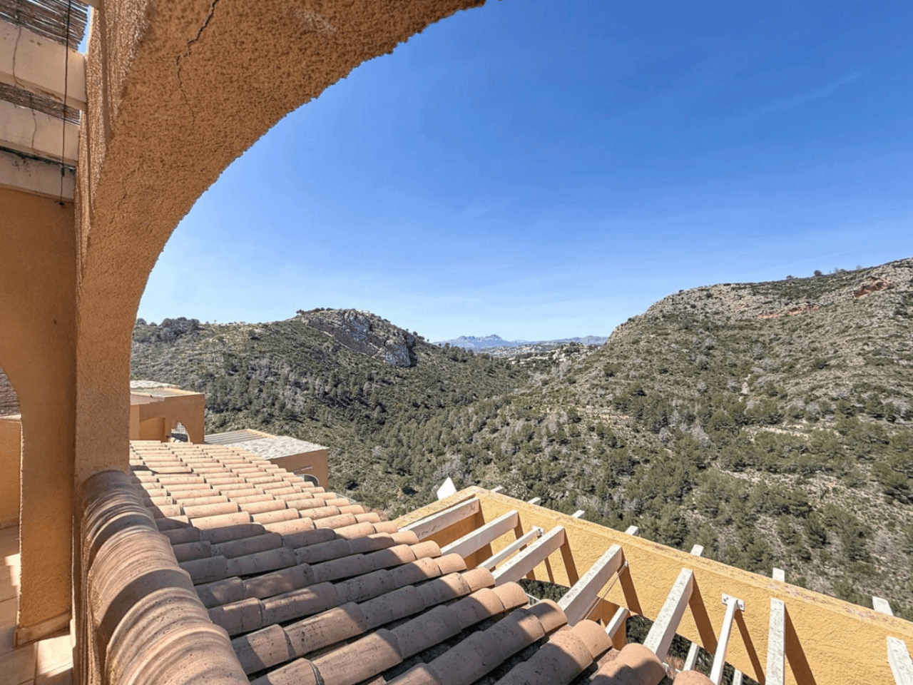 Cumbre del Sol Pueblo Montecala apartamento planta alta con vistas a la montaña