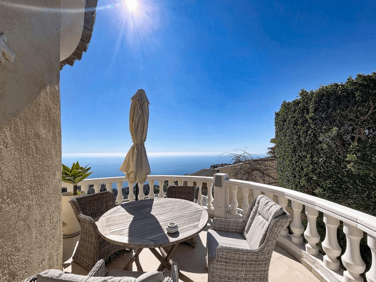 Cumbre del Sol villa reformada con espectaculares vistas al mar