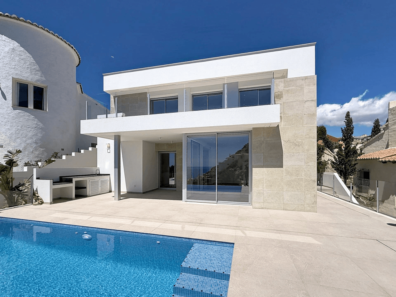 Villa moderna a estrenar con vistas al mar y piscina privada en Palmeras, Cumbre del Sol