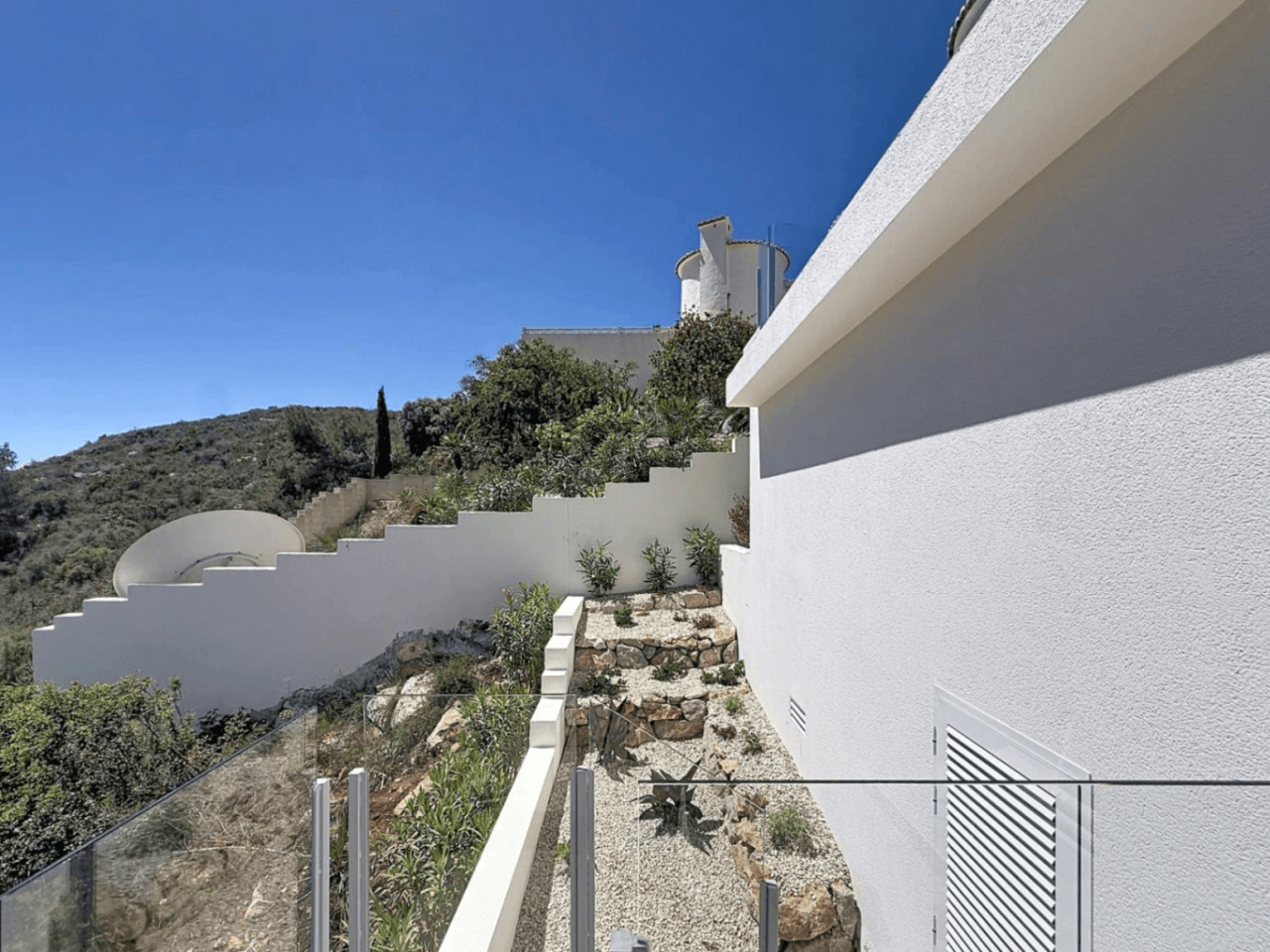Villa moderna a estrenar con vistas al mar y piscina privada en Palmeras, Cumbre del Sol