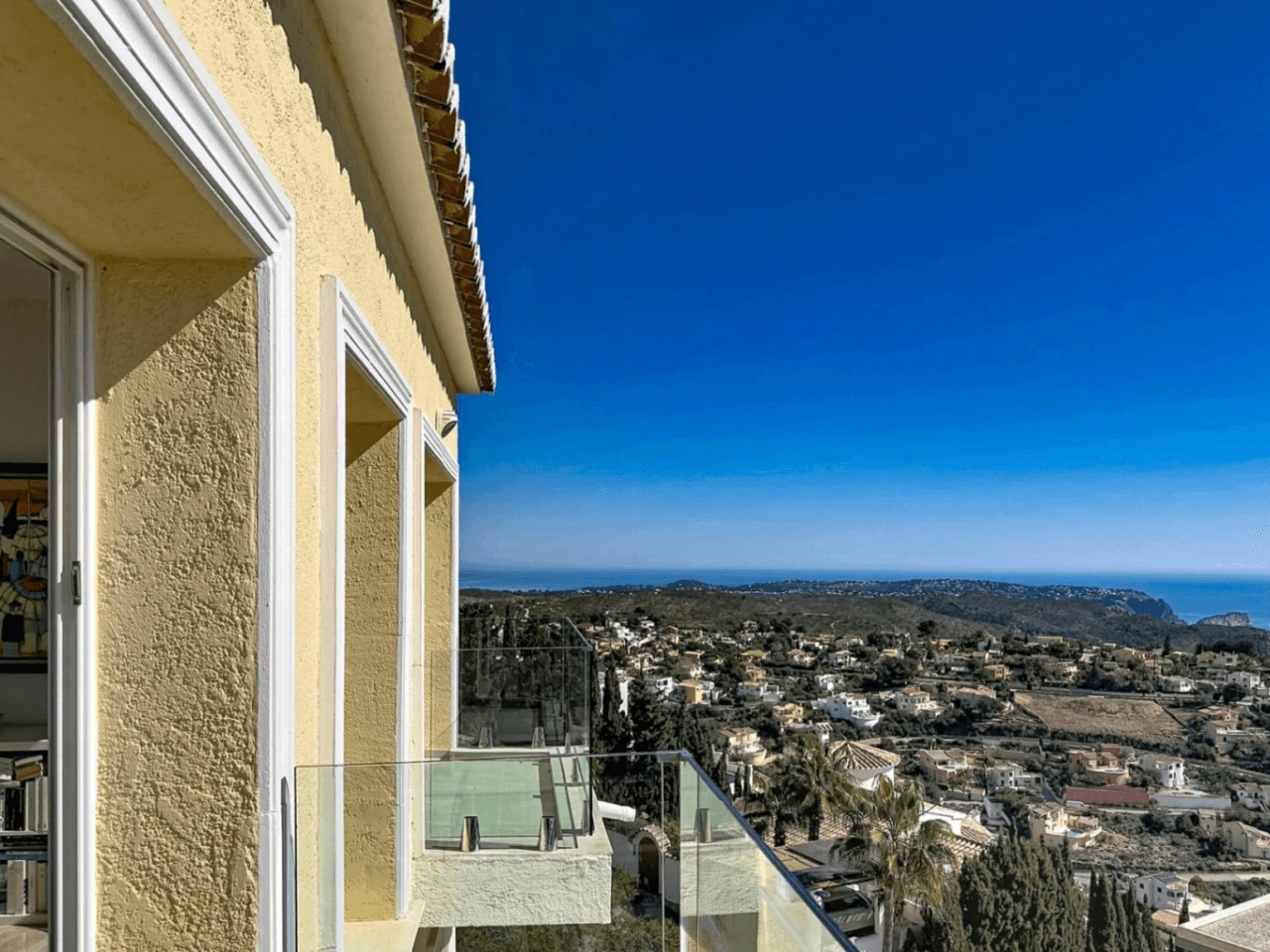 Cumbre del Sol villa reformada con espectaculares vistas al mar