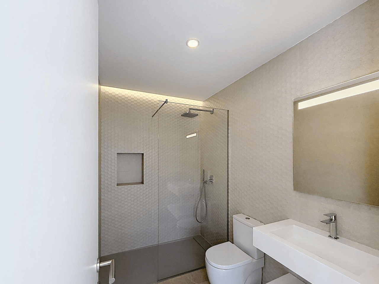 Villa moderna a estrenar con vistas al mar y piscina privada en Palmeras, Cumbre del Sol