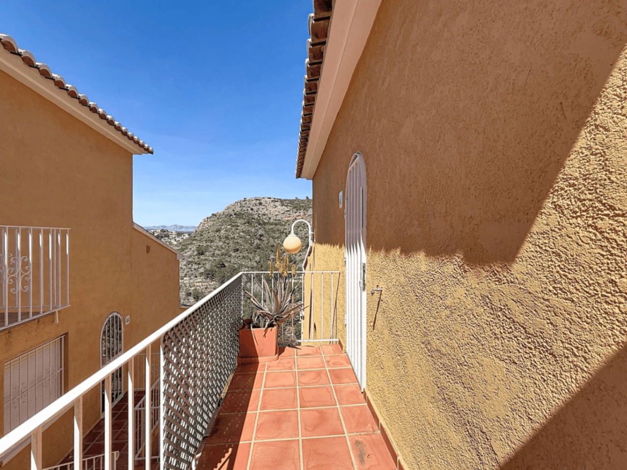 Cumbre del Sol Pueblo Montecala apartamento planta alta con vistas a la montaña