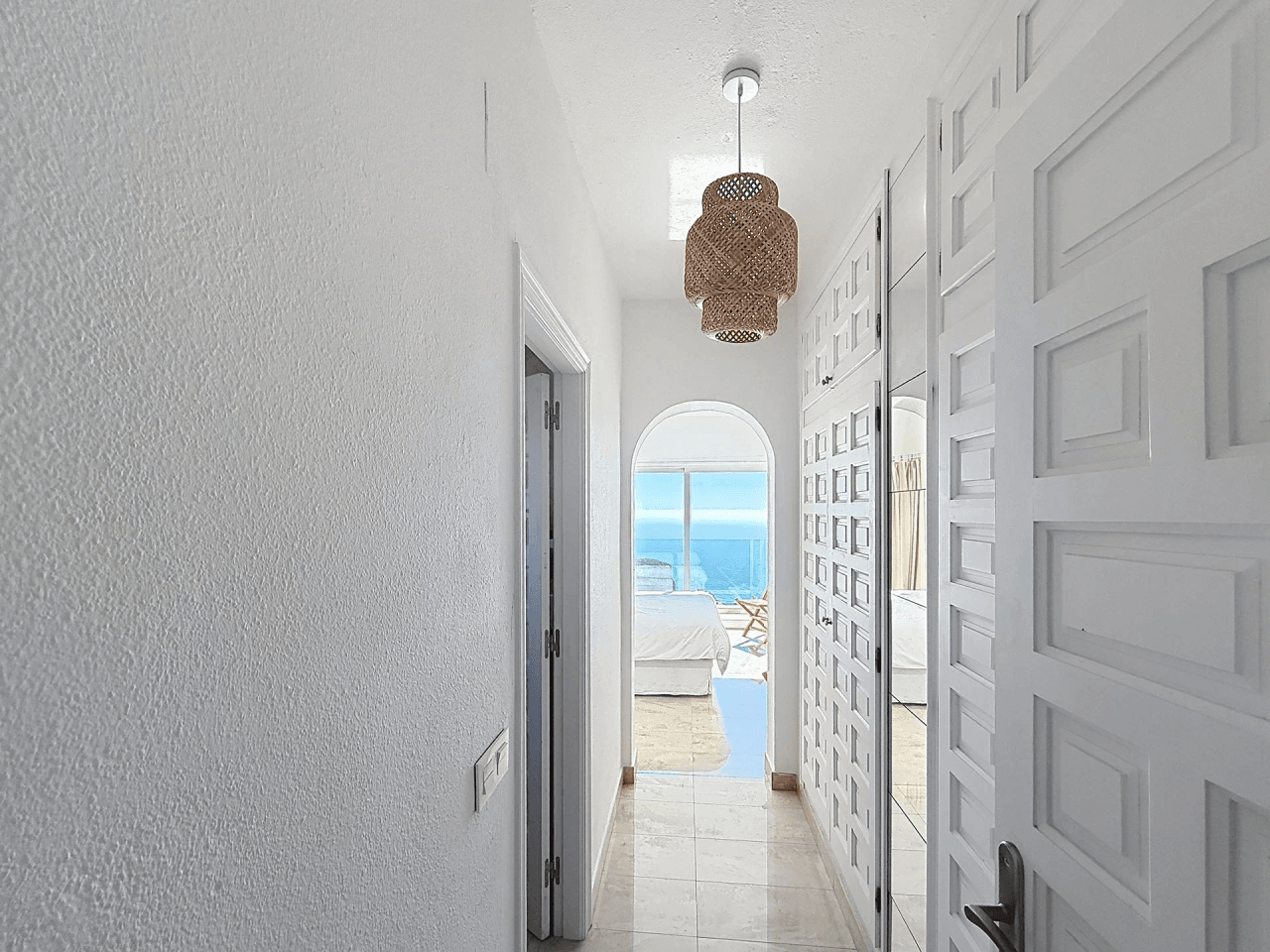 Cumbre del Sol villa reformada con espectaculares vistas al mar